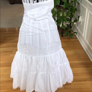 David’s Bridal Sz 8 white fit & flare slip